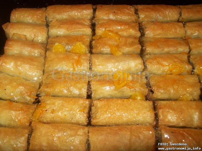 Baklava sa plazmom i čokoladom