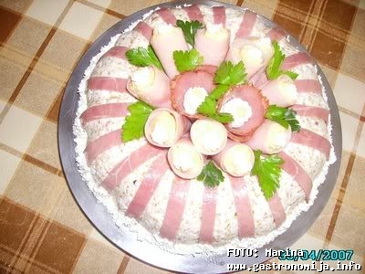 Slana torta sa sirom i lesnicima